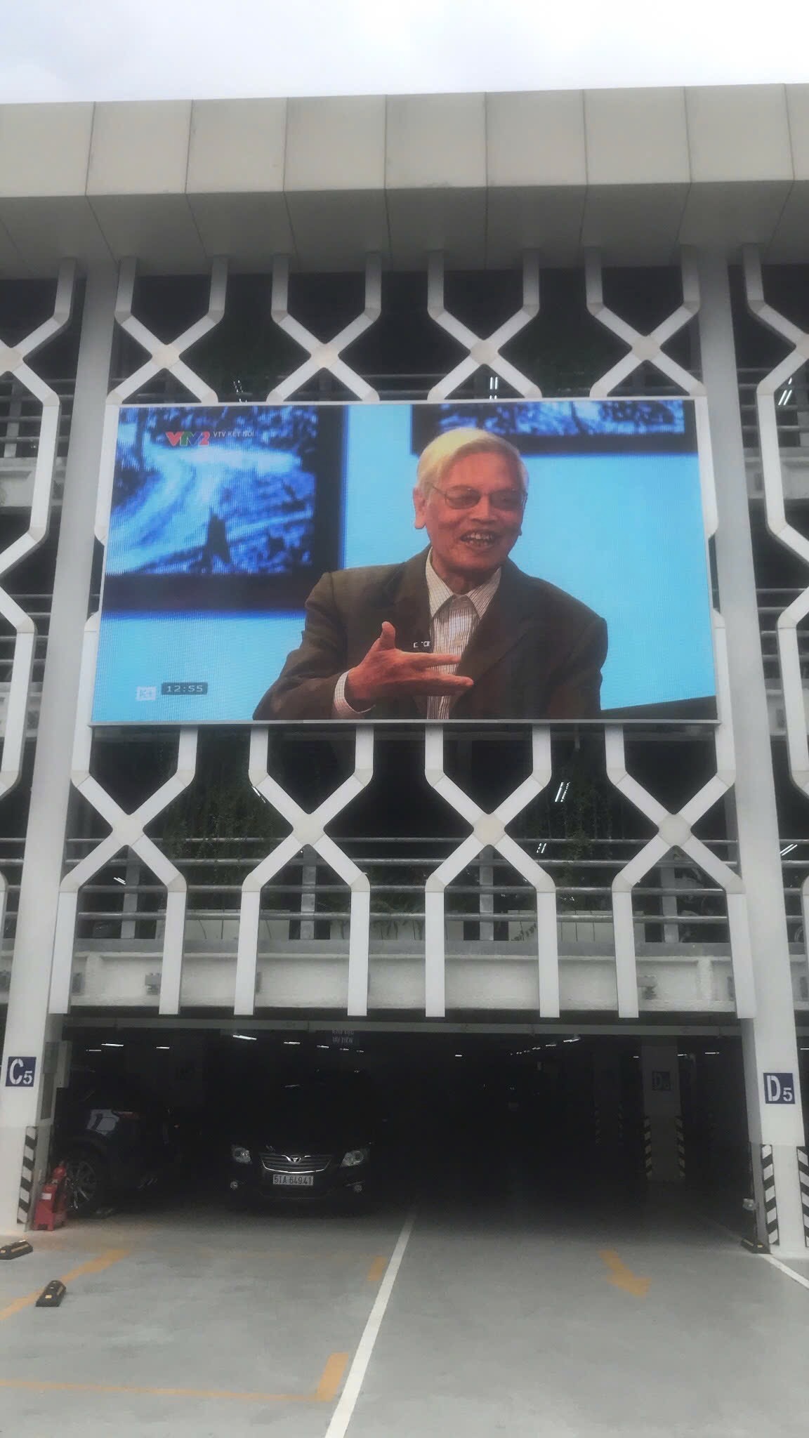 Lắp Đặt Màn Hình LED P4 Ngoài Trời – Giải Pháp Quảng Cáo Hiệu Quả