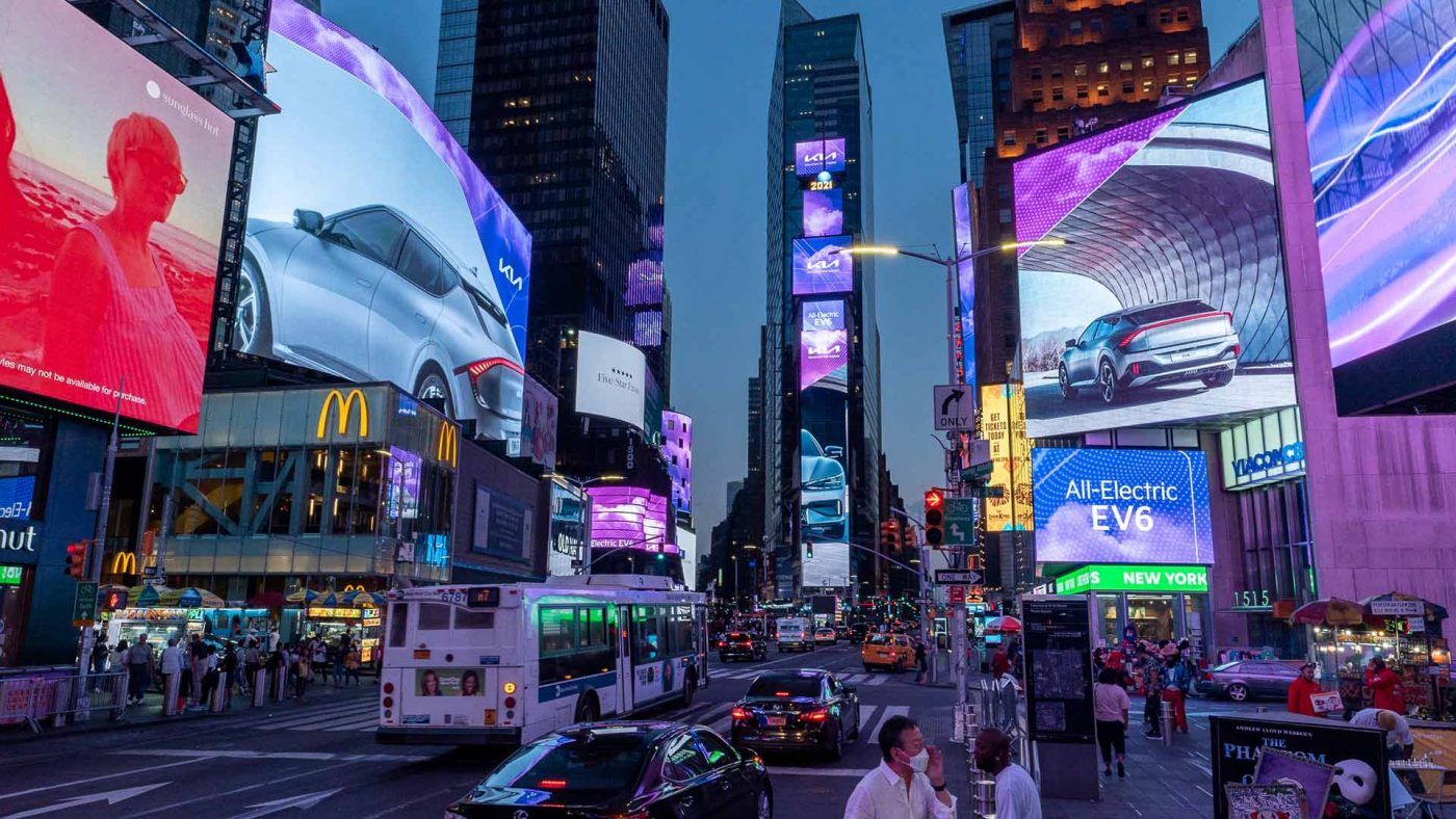 Thi Công Lắp Đặt Màn Hình LED P5 Ngoài Trời Bền Bỉ Tại Khu Vực Phía Nam